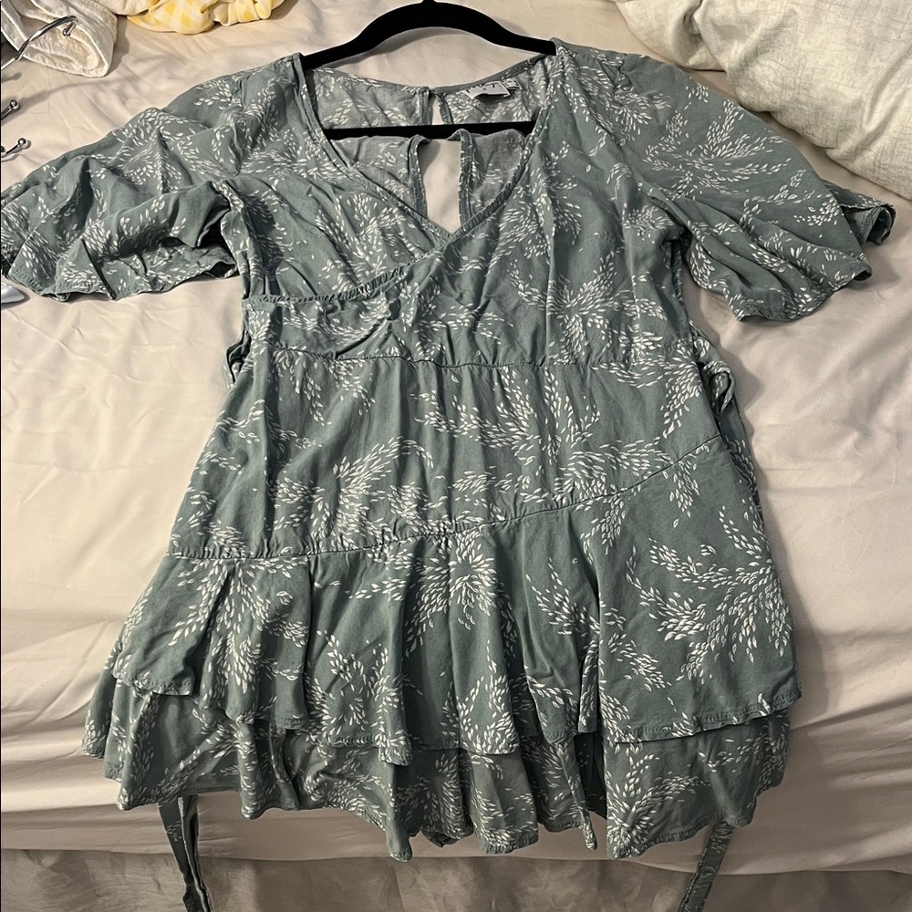 Oh Polly-Floral Green Women's Top amazing condition
